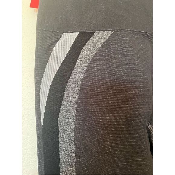 NWT Spanx Active Seamless Track Stripe Leggings - Picture 5 of 6
